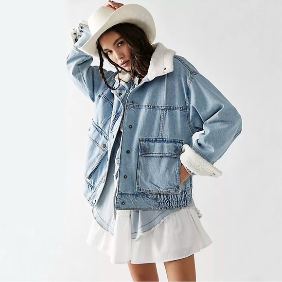 Free People We The Free Ariel Cozy Denim Bomber Jacket Casper Wash Medium - Picture 1 of 16